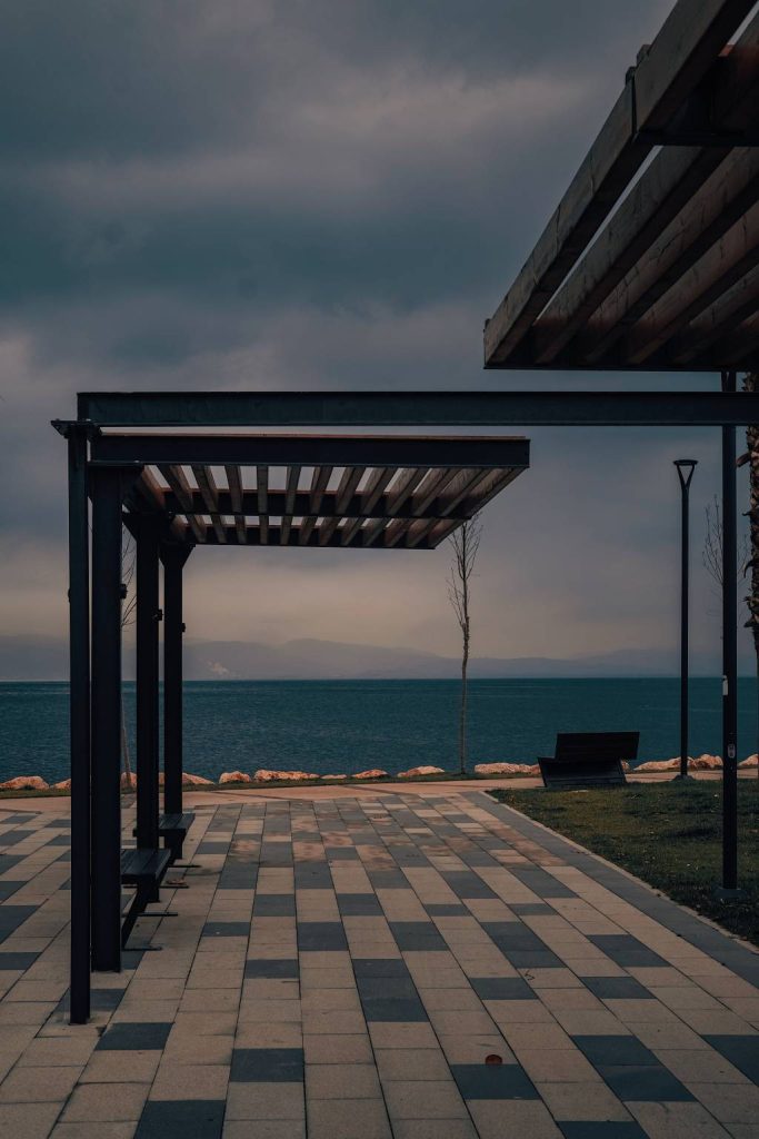 Pergola sur mesure à Nantes : comment bien choisir son installation Pergola sur mesure à Nantes : comment bien choisir son installation