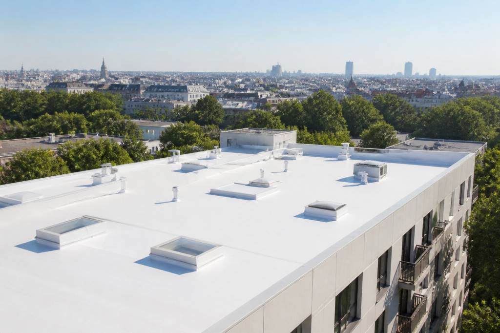 Cool roof en France : une solution durable contre la chaleur urbaine Cool roof en France : une solution durable contre la chaleur urbaine